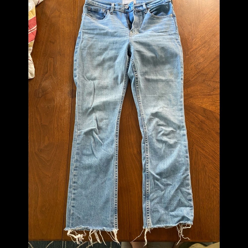 Everlane: Kick Crop Jean in blue